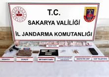 JANDARMADAN UYUŞTURUCU TACİRLERİNE DARBE: 2 TORBACI TUTUKLANDI