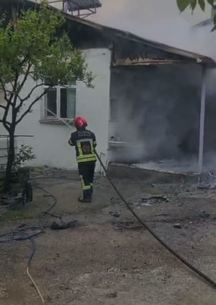 ELAZIĞ'DA YANGIN: 1 KİŞİ DUMANDAN ETKİLENDİ