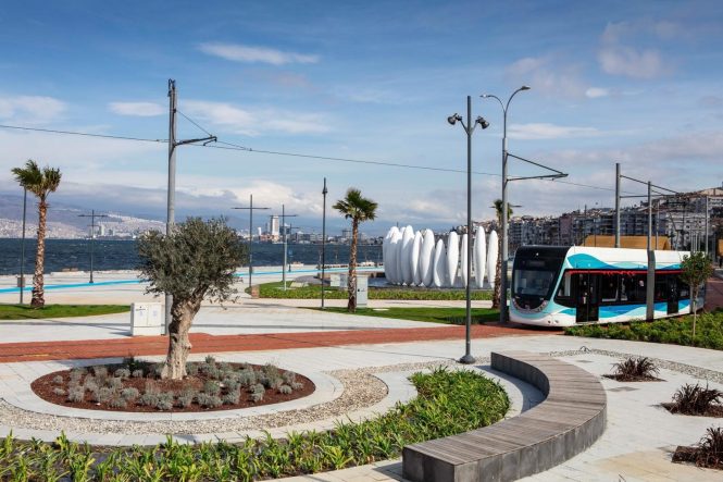 BAYRAM ÖNCESİ İZMİR'İN PARKLARINDA YOĞUN MESAİ