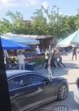 İZMİR'DE PAZARCILAR ARASINDA SİLAHLI KAVGA KAMERADA