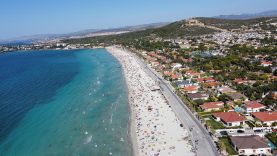ÇEŞME VE ALAÇATI'DA BAYRAM BEREKETİ: 9 GÜNLÜK TATİL TURİZMCİLERE UMUT OLDU