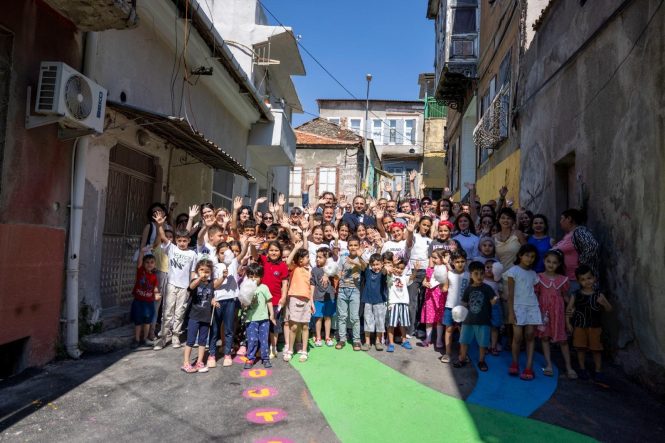 ÇOCUKLARIN HAYALLERİ MAHALLEYİ YENİDEN BULUŞTURDU ÇIKMAZ SOKAKTAN UMUT SOKAĞINA