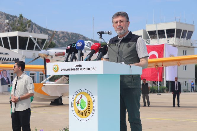 BAKAN YUMAKLI: "28 UÇAK, 119 HELİKOPTER, 14 İHA İLE YEŞİL VATANIMIZA HAVADAN KALKAN OLUYORUZ" BAKAN YUMAKLI'DAN 'YANGIN' UYARISI: "LÜTFEN ATEŞ VE ANIZ YAKMAYALIM, İZMARİT ATMAYALIM"