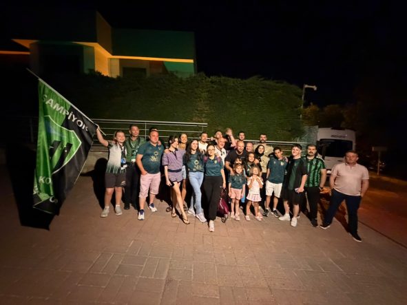 KOCAELİSPOR TARAFTARLARINDAN KAPTANLARINA BÜYÜK SÜRPRİZ