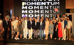 'MOMENTUM' RÜZGARI İZMİR EKONOMİ ÜNİVERSİTESİ MEZUNLARI PROJELERİYLE HAYRAN BIRAKTI
