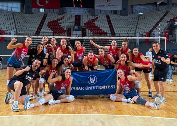 YAŞAR'IN SULTANLARI TÜRKİYE ŞAMPİYONU YAŞAR ÜNİVERSİTESİ'NDEN VOLEYBOLDA TÜRKİYE ZAFERİ