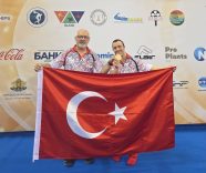 İZMİRLİ SPORCUDAN TARİHİ BAŞARI