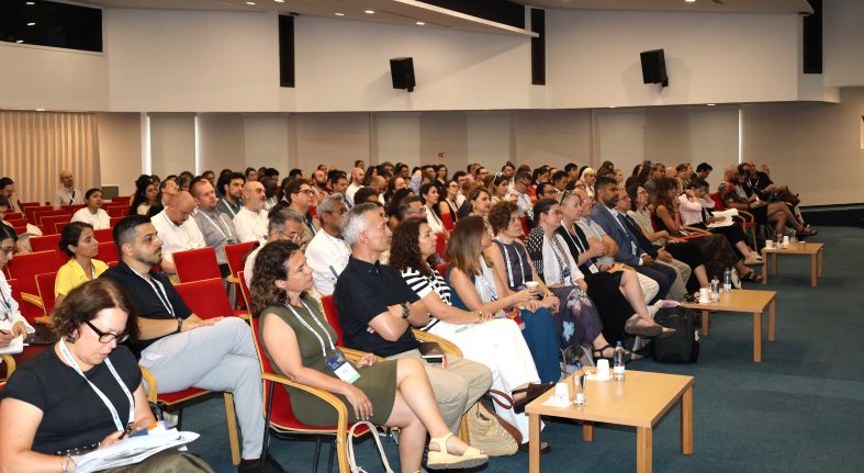 KÜRESEL SORUNLARA İZMİR'DEN ORTAK AKIL