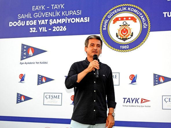ÇEŞME'DE YELKEN ŞÖLENİ ÖDÜL TÖRENİYLE SONA ERDİ