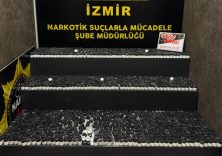 İZMİR'DE 29 KİLO UYUŞTURUCU HAMMADDESİ ELE GEÇİRİLDİ