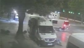 MOTOSİKLET SÜRÜCÜLERİNİN AĞIR YARALANDIĞI KAZANIN GÜVENLİK KAMERASI ORTAYA ÇIKTI