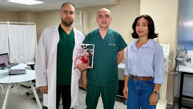 İLERİ EVRE KALP YETMEZLİĞİ HASTALARI İÇİN YERLİ 'YAPAY KALP'
