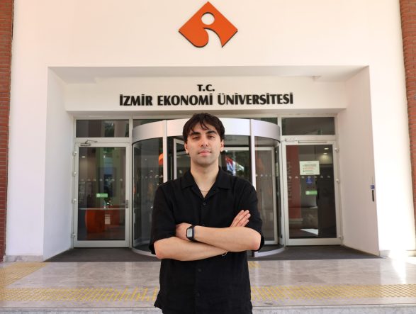 İEÜ'LÜ KEREM'E AVRUPA'DAN KABUL SON 5 YILIN TEK TÜRK ÖĞRENCİSİ