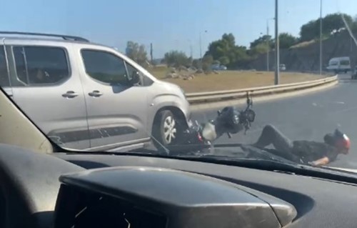 İZMİR'DE MOTOSİKLETLİYE KASTEN ÇARPIP KAÇAN SÜRÜCÜYE AĞIR CEZA