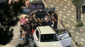 BOLU'DA ASKER UĞURLAMA KONVOYUNDA TRAFİĞİ KAPATIP MEŞALE YAKTILAR