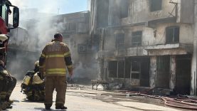 İZMİR'DE SÜNGER DEPOSUNDA YANGIN