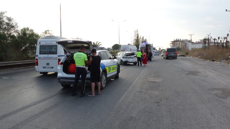 ALKOLLÜ SÜRÜCÜNÜN KULLANDIĞI KAMYONET OTOMOBİLE ÇARPTI: 1 YARALI 2,64 PROMİL ALKOLLÜ OLDUĞU TESPİT EDİLEN SÜRÜCÜYE 25 BİN TL PARA CEZASI UYGULANDI, SÜRÜCÜ BELGESİNE 6 AYLIĞINA EL KONULDU