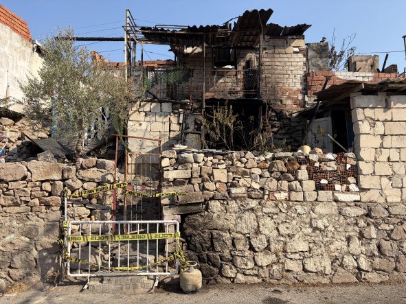 ÇİĞLİ'DE ACI OLAY: ANNEANNE VE TORUNU YANGINDA ÖLDÜLER