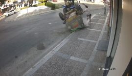 İZMİR'DE TRAKTÖRDEN FIRLAYAN TANKER YAYAYI EZİYORDU