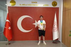 SİNGAPUR'DAN İZMİR'E DÜNYA İKİNCİLİĞİ GURURU