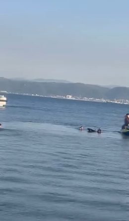 DARICA'DA DENİZE GİREN GENÇ BOĞULMA TEHLİKESİ GEÇİRDİ