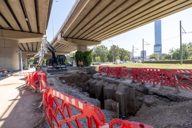 ALSANCAK'IN ALTYAPISI GÜÇLENİYOR LİMAN CADDESİ'NDE YOĞUN TEMPO