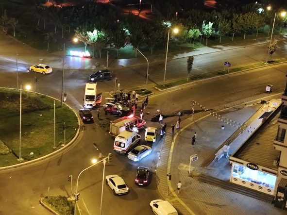 DİYARBAKIR'DA HIZ, KAZAYI BERABERİNDE GETİRDİ: 1 YARALI