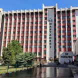 ALKOLÜ BİTİNCE KOLONYA İÇEN ŞAHIS HASTANEYE KALDIRILDI