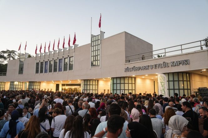 İEF'DE KAHKAHA VAR