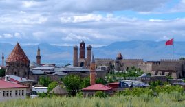 HERKES MEMLEKETİNE DÖNSE ERZURUM TÜRKİYE'NİN EN KALABALIK 8. İLİ