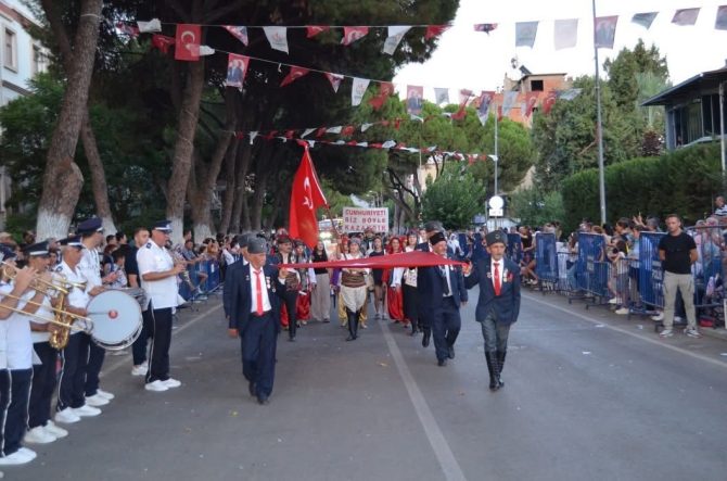 BAYINDIR'IN KURTULUŞUNUN 104'ÜNCÜ YIL DÖNÜMÜ COŞKUYLA KUTLANDI