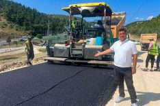 MUDANYA'DA YOLLAR BÜYÜKŞEHİR'LE YENİLENİYOR