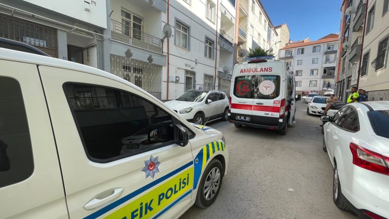 KARAMAN'DA OTOMOBİLİN ÇARPTIĞI 3 YAŞINDAKİ ÇOCUK YARALANDI
