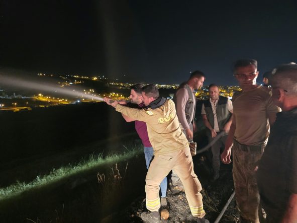 İDİL'DE ALEVLERLE SAATLERCE MÜCADELE: YANGIN KÖY EVLERİNE ULAŞMADAN SÖNDÜRÜLDÜ