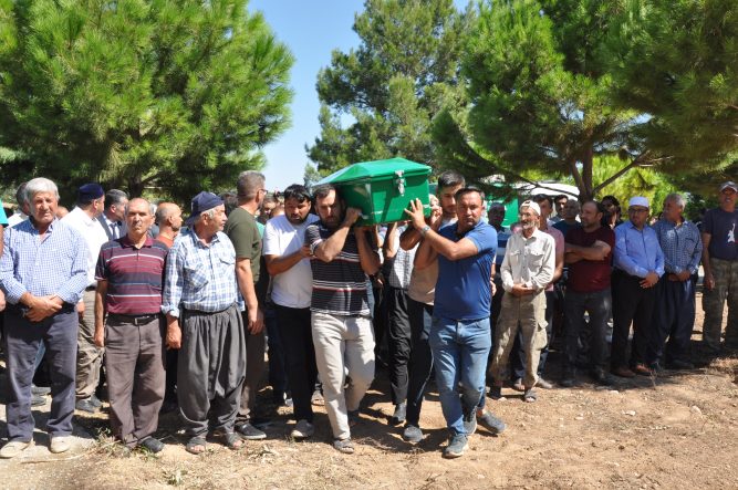 FERİBOT FACİASINDA HAYATINI KAYBEDEN ŞERİF ÖZDEMİR, MERSİN'DE SON YOLCULUĞUNA UĞURLANDI