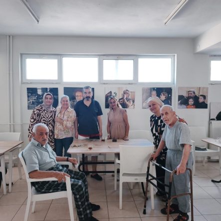 BURHANİYE'DE KADIN MUHTARDAN HUZUREVİ ZİYARETİ
