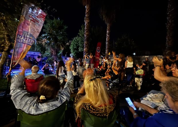 MALTEPE AÇIK HAVA KONSERLERİNİN SON DURAĞI FEYZULLAH MAHALLESİ OLDU