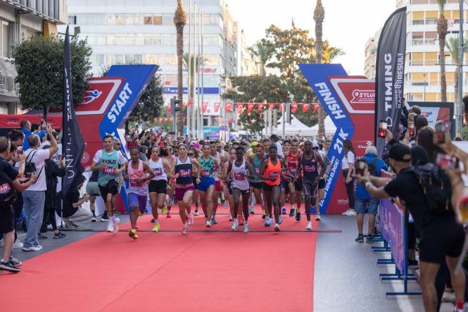 İZMİR YARI MARATONU İÇİN GERİ SAYIM BAŞLADI