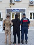 İZMİR JANDARMASI, FİRARİLERİ ARAZİDE YAKALADI
