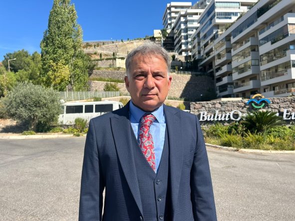 "OĞLUMU DEMİR ÇUBUKLA KATLEDİP İNTİHAR SÜSÜ VERDİLER" 8 YILDA 5 KEZ YALAN RAPOR İDDİASI: 62 ADLİ TIP UZMANI İÇİN ÇEMBER DARALDI HUKUK ZAFERİNİ KAZANAN EMEKLİ PAŞA: "HESABINI TEK TEK SORACAĞIM"