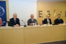 EGİAD'DAN İŞ DÜNYASI İLE DİPLOMASİ ARASINDA GÜÇLÜ KÖPRÜ EGİAD ÜYESİ FAHRİ KONSOLOSLAR DENEYİMLERİNİ PAYLAŞTI